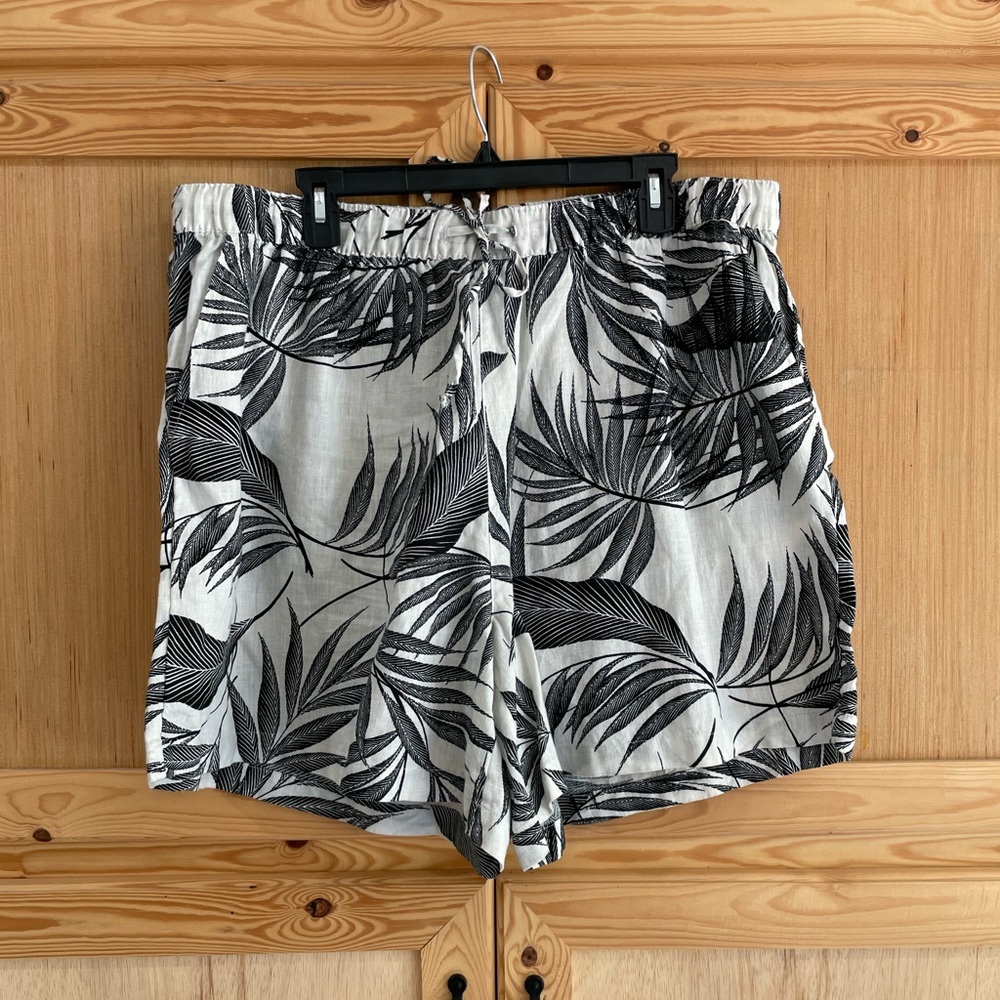TAHARI 2X Linen shorts elastic waist comfy natural summer